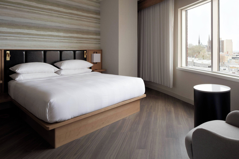 Bedroom 3, Quebec City Marriott Downtown, Communauté-Urbaine-de-Québec