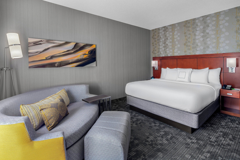 Bedroom 4, Courtyard by Marriott Pittsburgh Airport, Allegheny