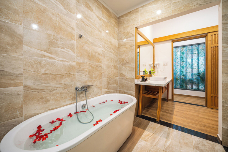 Bathroom 5, Palm River Boutique, Da Nang
