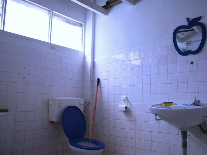 Bathroom 2, Hotel O Kuantan Backpackers, Kuantan