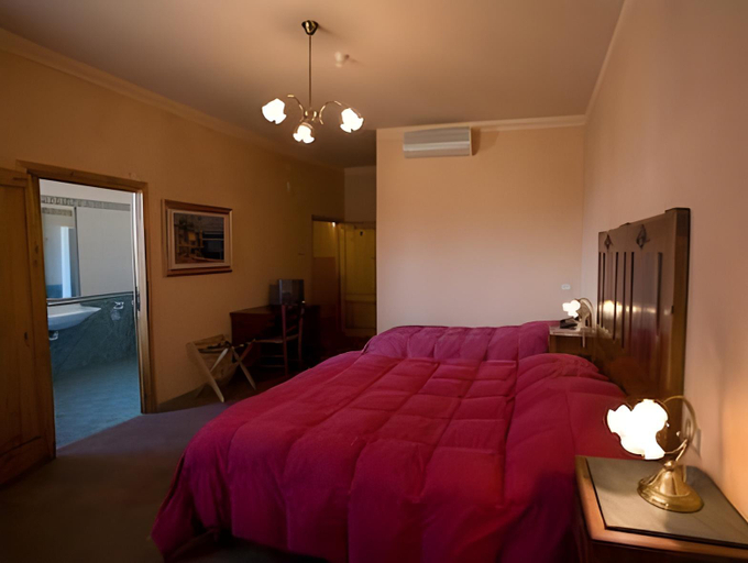 Bedroom 21