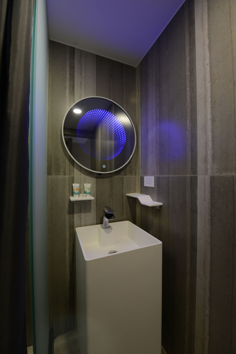 Bathroom 4, Wyndham Garden Guam, Tumon