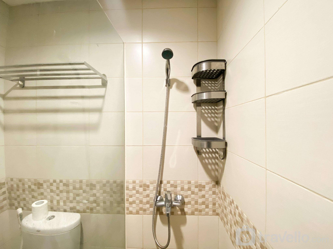 Simply Warm Studio Tamansari Iswara By Travelio, Bekasi
