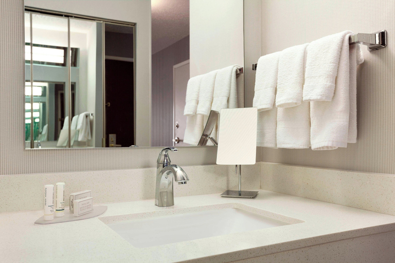 Bathroom 4, Courtyard by Marriott Layton, Davis
