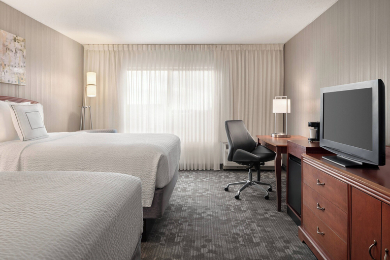 Bedroom 3, Courtyard by Marriott Chicago Bloomingdale, Dupage
