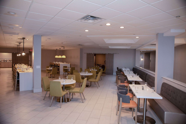 Food & Drinks 5, Wyndham Houston Hobby Airport, Houston