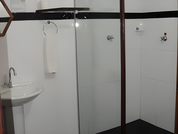 Bathroom 10