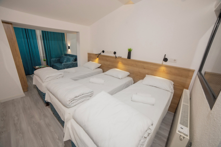 Bedroom 2, Blue Topas Otel, Burhaniye