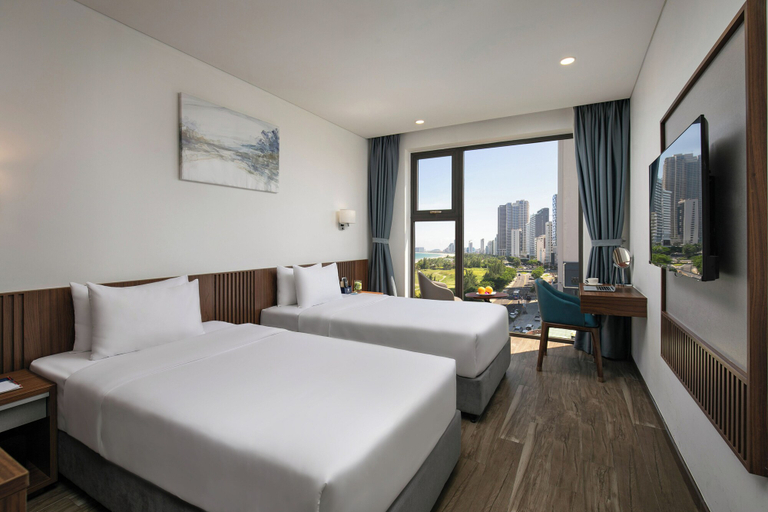 Bedroom 3, Mangata Beachfront Hotel, Da Nang