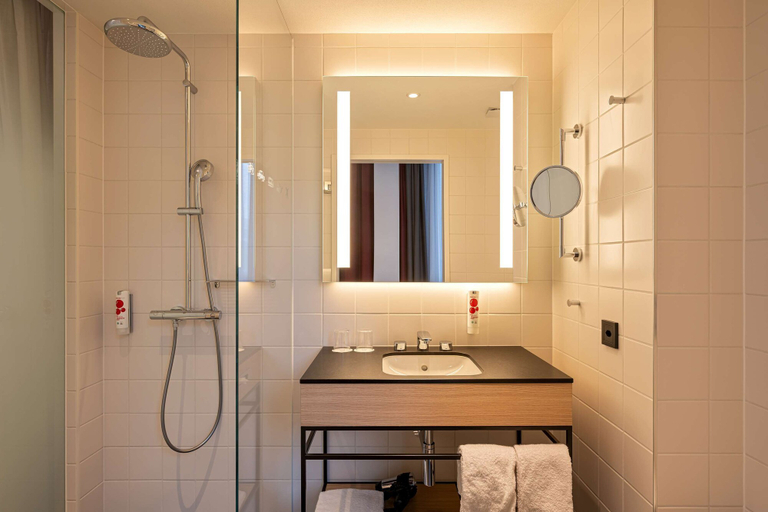 Bathroom 4, IntercityHotel Geneva, Genève
