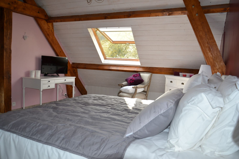 Bedroom 2, Chambres D'hôtes Villa de Vienne-en-arthies, Val-d'Oise