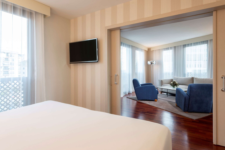 Bedroom 3, NH Málaga Hotel, Málaga