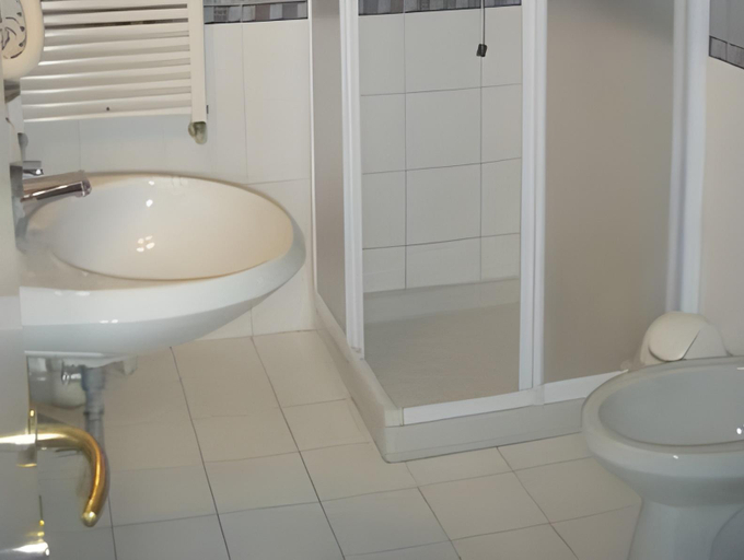 Bathroom 8
