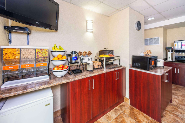 Food & Drinks 5, Comfort Inn And Suites Edson, Division No. 14