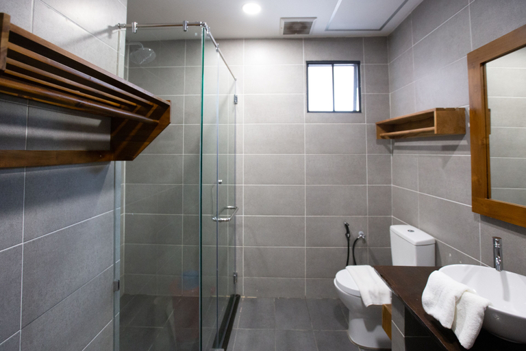 Bathroom 3, Borneo Divers Mabul Resort, Semporna