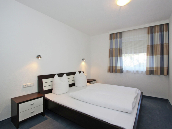Bedroom 2, Apartment in Fiss Near Ski Lifts, Landeck