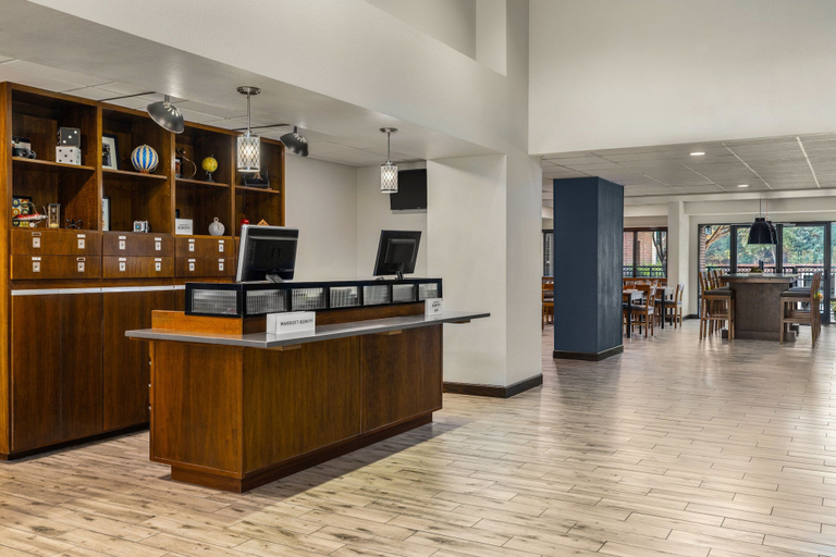 Food & Drinks 5, Four Points by Sheraton Greensboro Airport, Guilford