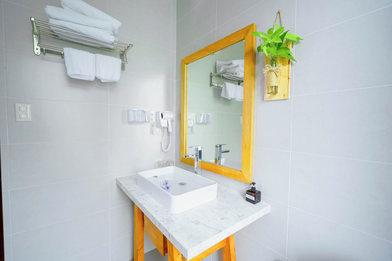 Bathroom 5, Palm River Boutique, Da Nang