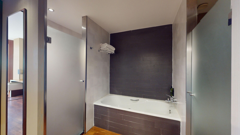 Bathroom 4, AZZ Valencia Congress Hotel & Spa, Valencia