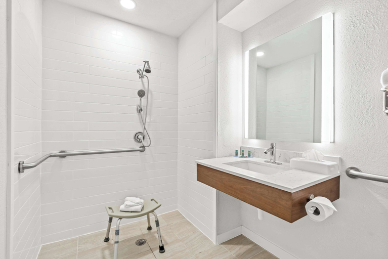 Bathroom 3, Sonesta Essential Orlando Airport, Orange