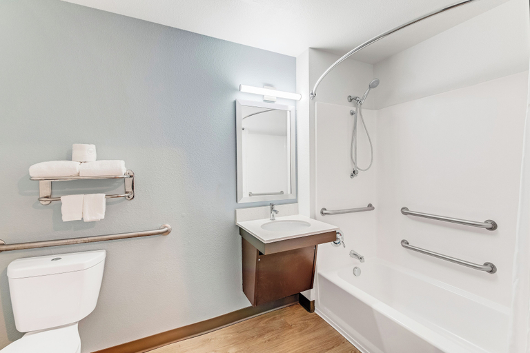 Bathroom 4, WoodSpring Suites Austin North I-35, Travis