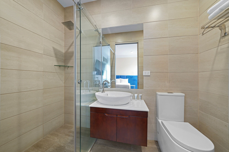 Bathroom 4, Clarendon Hotel Melbourne, Melbourne