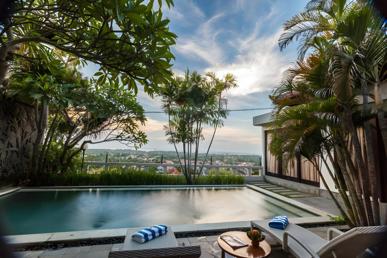 Swimming Pool 22