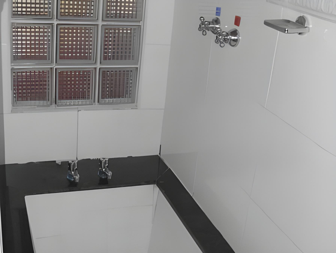 Bathroom 13