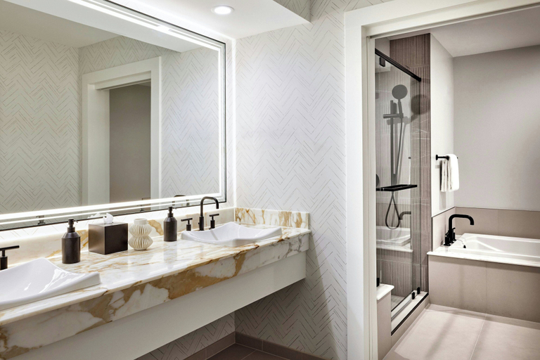 Bathroom 4, Anaheim Marriott Hotel, Orange
