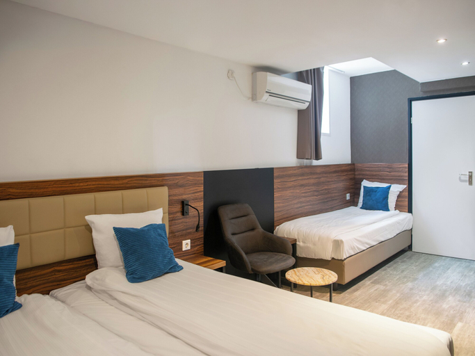 Bedroom 3, Amsterdam Lake Hotel, Haarlemmermeer