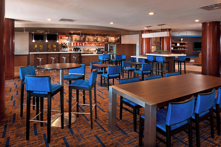 Food & Drinks 5, Courtyard By Marriott Farmington, Hartford