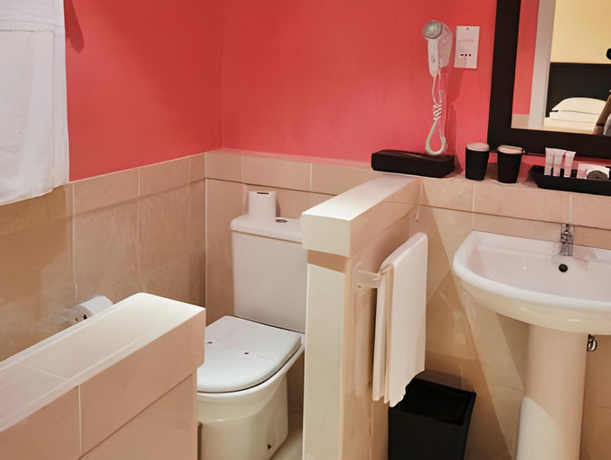 Bathroom 12