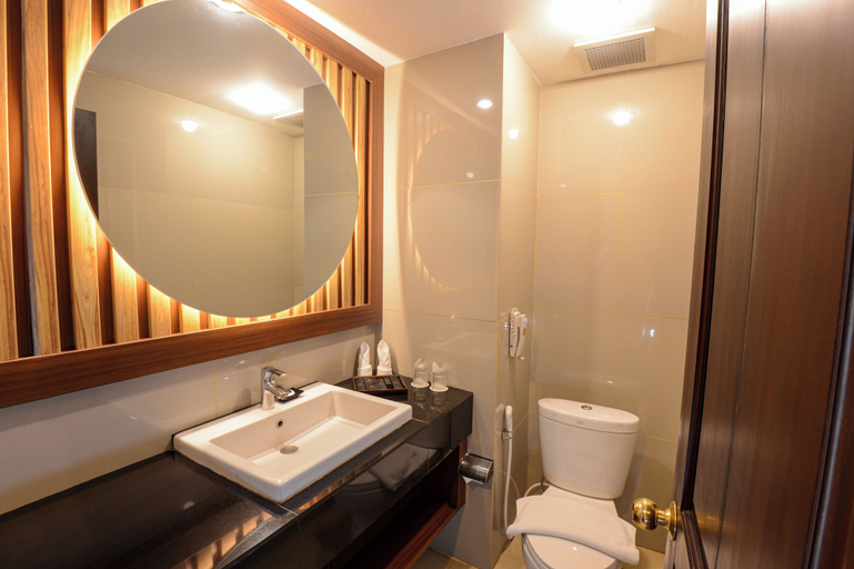 Bathroom 15