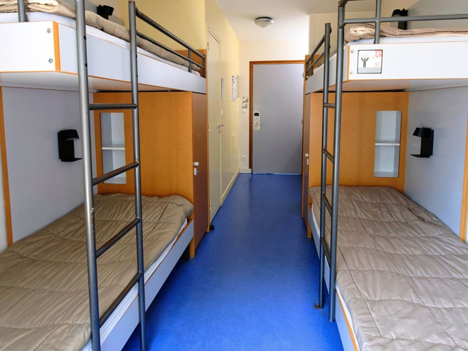 Bedroom 3, Auberge de Jeunesse HI Cherbourg, Manche