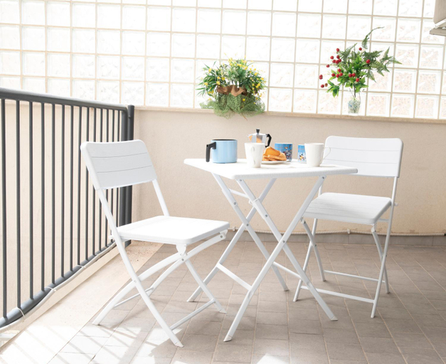 Facilities 2, Al porto, Trapani