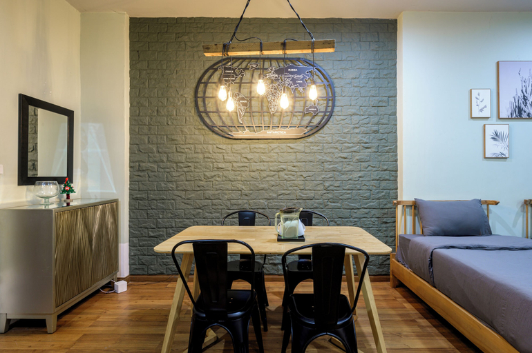 Dining Room 5