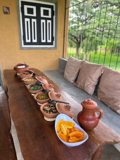 Others 3, The Loft by the Lake, Ehetuwewa