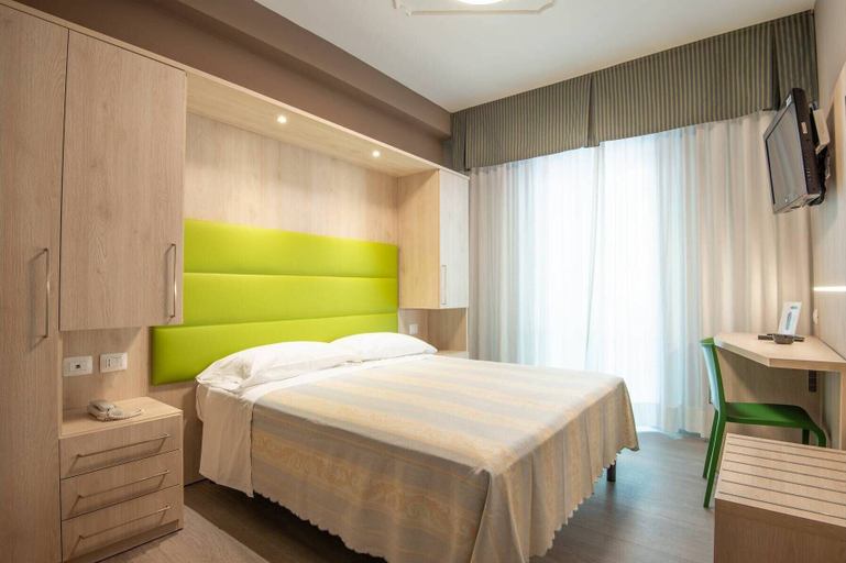 Bedroom 4, Hotel Madison, Rimini