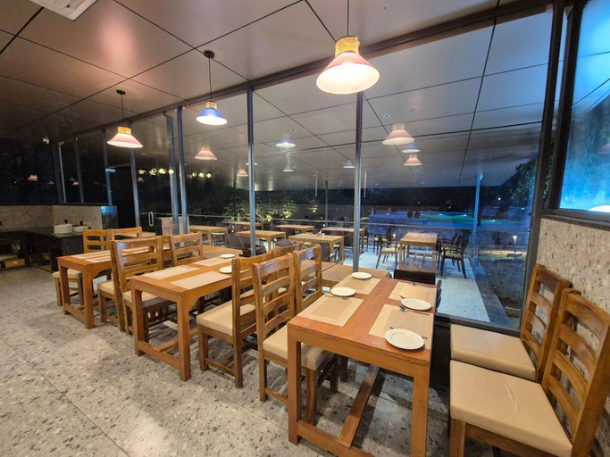 Food & Drinks 4, Citrus Prime Hill Queen Resort, Hoshangabad