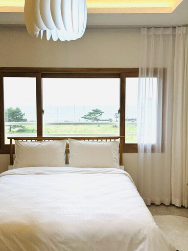 Bedroom 2, Sarang Tulle Pension, Jeju