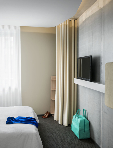 Bedroom 4, OKKO Hotels Grenoble Centre, Isère