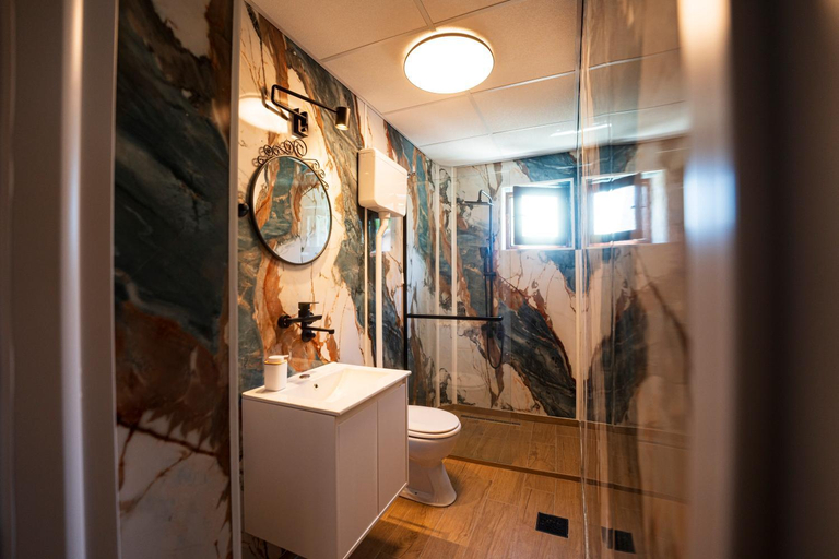 Bathroom 5, Cozy Nook B&B - Free Private Parking, Novi Sad