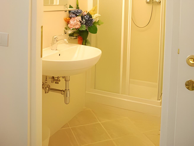 Bathroom 17
