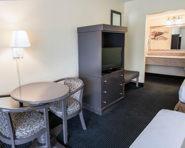Bedroom 3, Econo Lodge Ormond Beach North - Daytona, Volusia