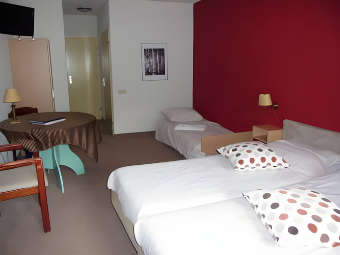Bedroom 14