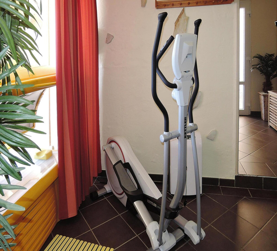Fitness facility, Ferienhaus in Lissendorf bei Eifel Wegen, Vulkaneifel