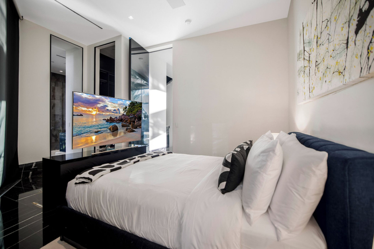 Bedroom 3, London Dream, Los Angeles