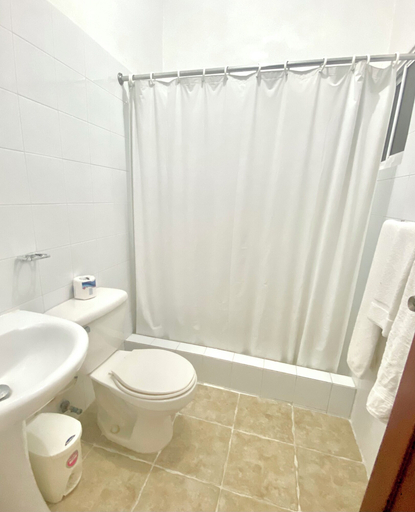 Bathroom 5, Hotel Angel Gabriel, Boca Chica
