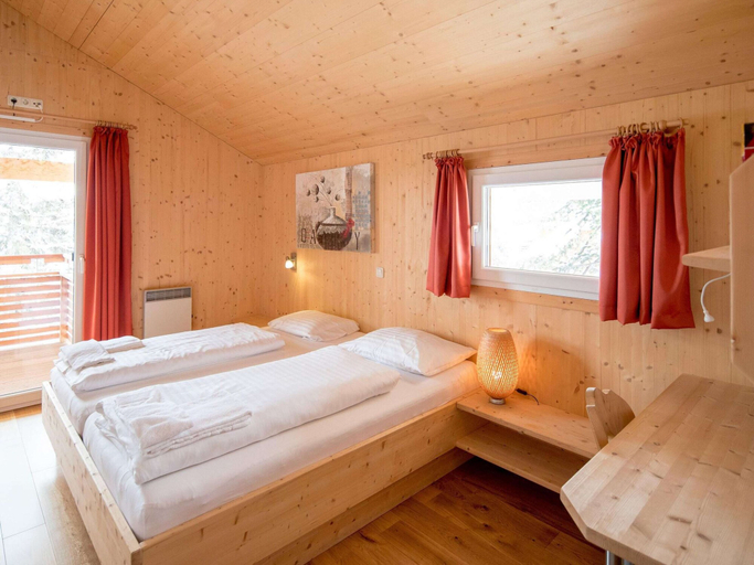 Bedroom 4, Attractive Chalet With hot tub, Murau