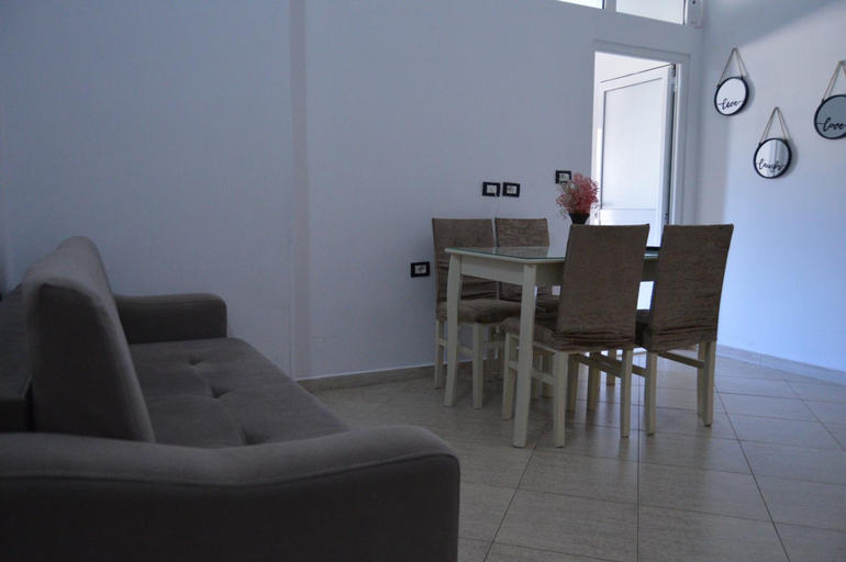 Others 2, Wilson Residence, Sarandës
